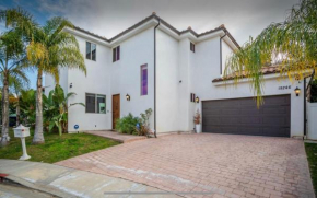 LA Dream Gem - Beautiful Home with Spa